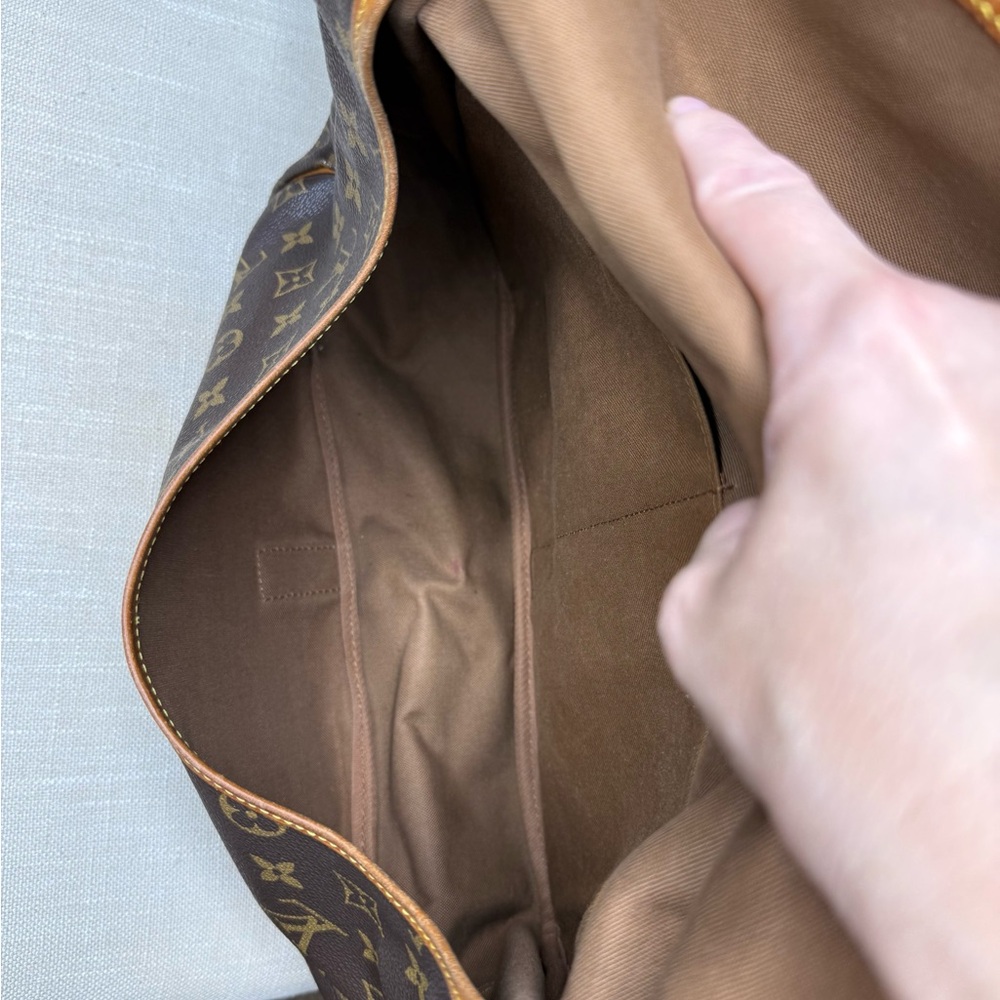 Authentic Louis Vuitton Saumur 35 in Monogram canvas M42254 brown LV leather - Picture 14 of 16